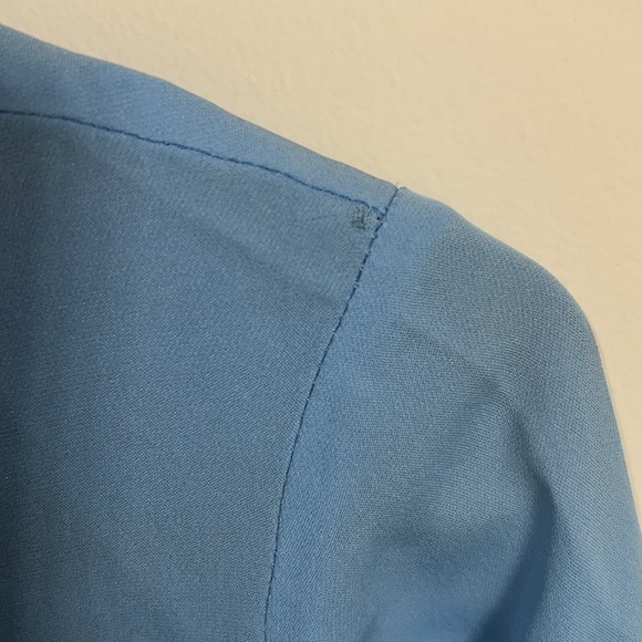 Ellie Tahari Orion pleated silk blouse - Picture 4 of 9